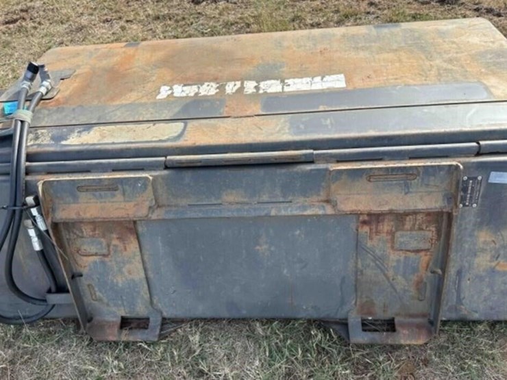 2014-bobcat-skid-steer-sweeper-bucket-image-7