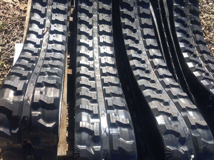 qty-(1)-set-unused-mini-excavator-rubber-tracks-image-1