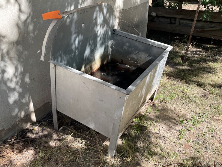 #3669-•-metal-tub-image-1