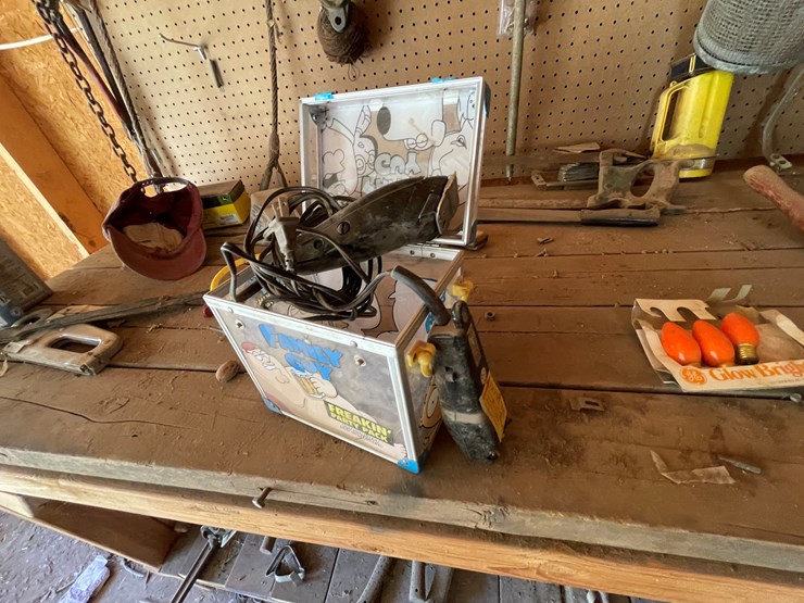 #3672-•-tools-and-large-wooden-table-image-10