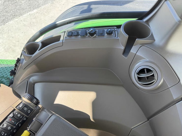 john-deere-8r-370-image-40