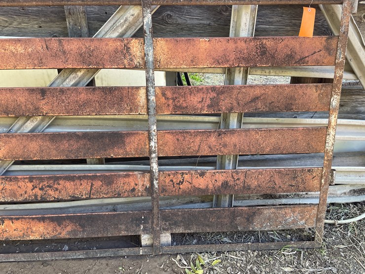 #3670-•-metal-gates-image-6