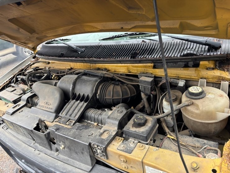 2006-ford-e350-image-30