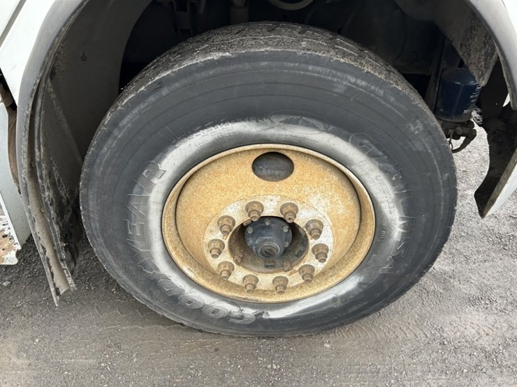 2009-freightliner-m2-s/a-asphalt-patch-truck-image-26