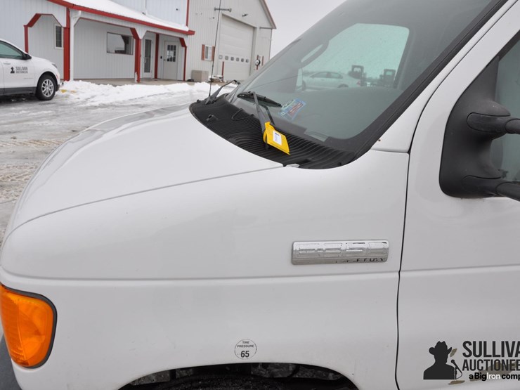 2006-ford-e350-image-13