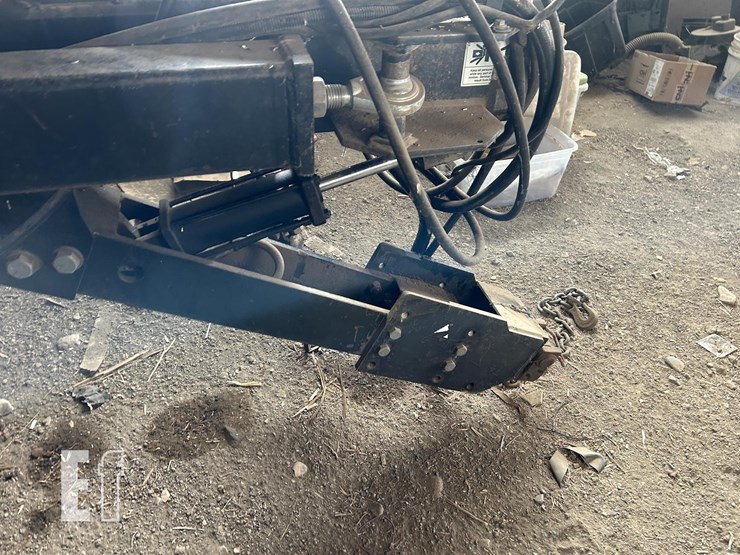 2004-white-8516-image-3