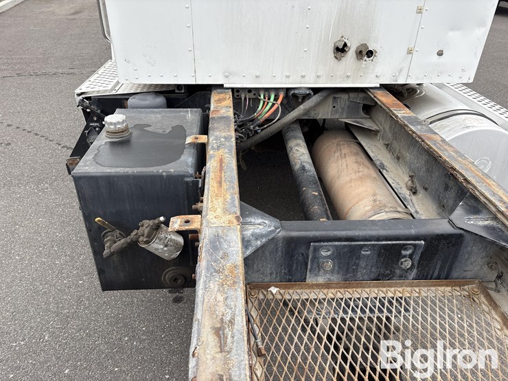 kenworth-t300-image-11