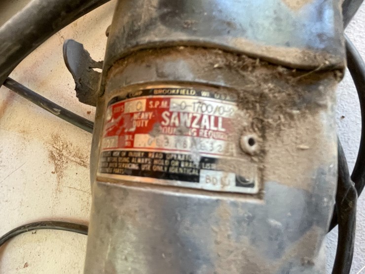 #3674-•-(2)-milwaukee-corded-sawzall's-image-6