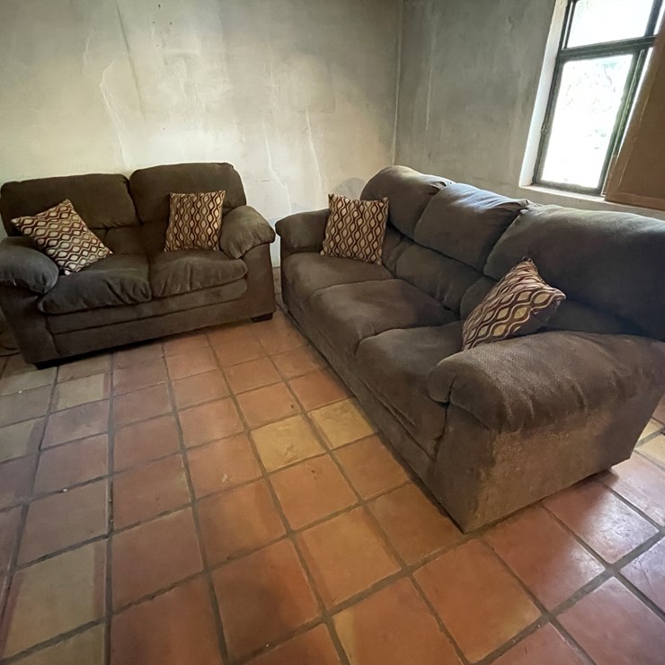 #3744 • Matching Couch and Loveseat