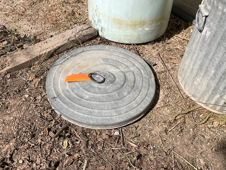 #3667-•-lot-of-(2)-trash-cans-image-6