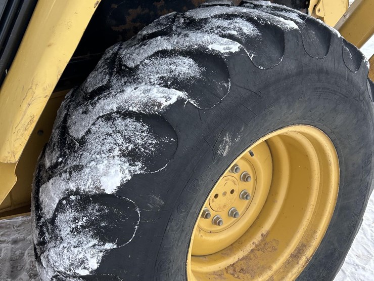 caterpillar-420d-image-19