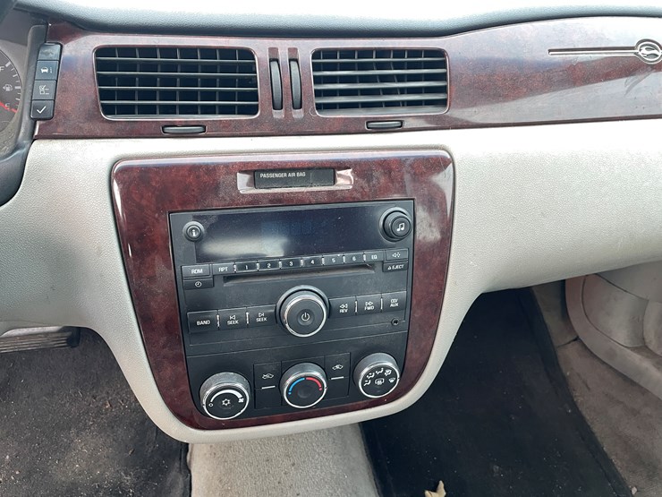 #1173-•-2008-chevrolet-impala-ls-(has-mn-title)-image-14