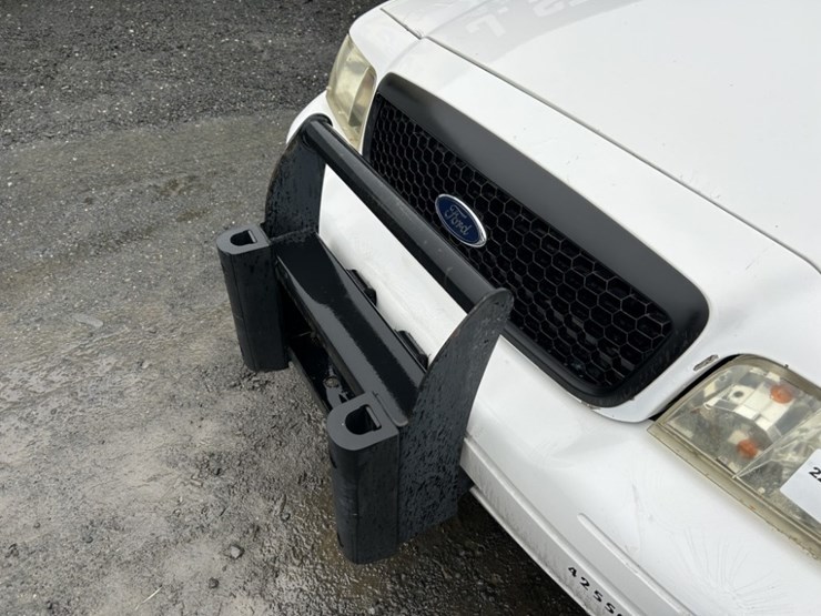 2004-ford-crown-victoria-sedan-image-36