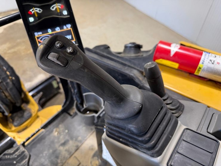 caterpillar-303cr-image-29