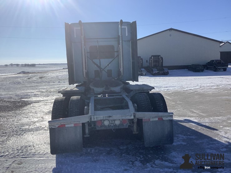 2016-kenworth-t680-image-6