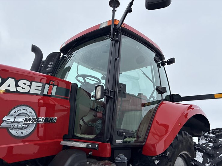 case-ih-magnum-315-image-35