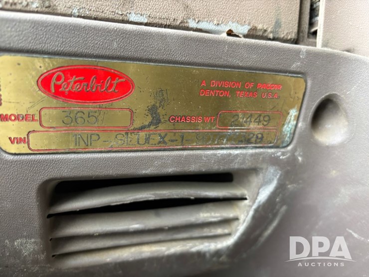 peterbilt-365-image-78