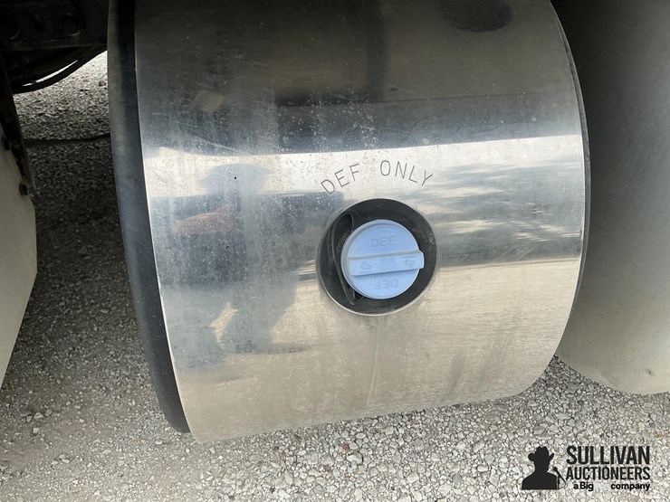 2013-peterbilt-386-image-16