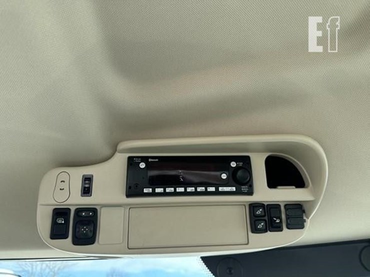 2023-john-deere-6r-155-image-60