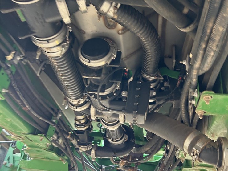 2017-john-deere-r4038-image-34