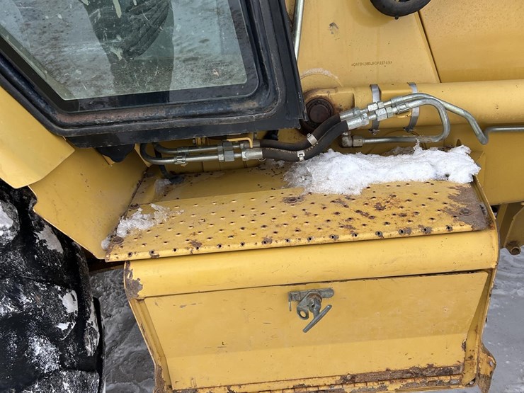 caterpillar-420d-image-44