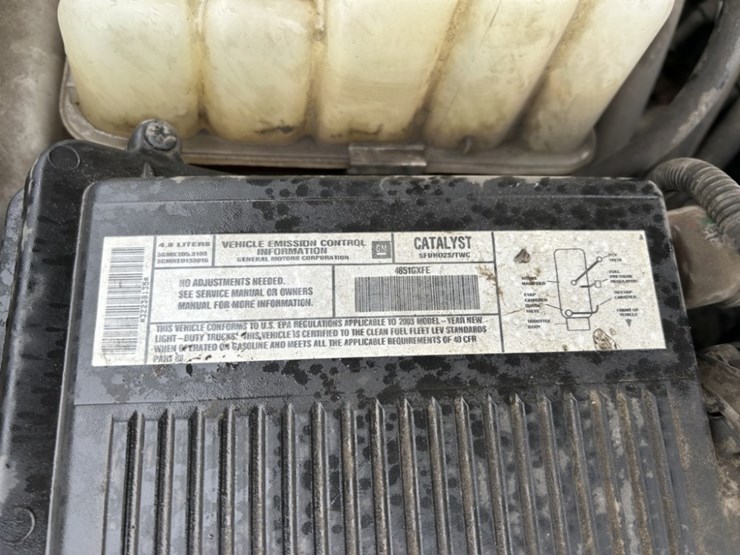 2003-chevrolet-silverado-pickup-image-34