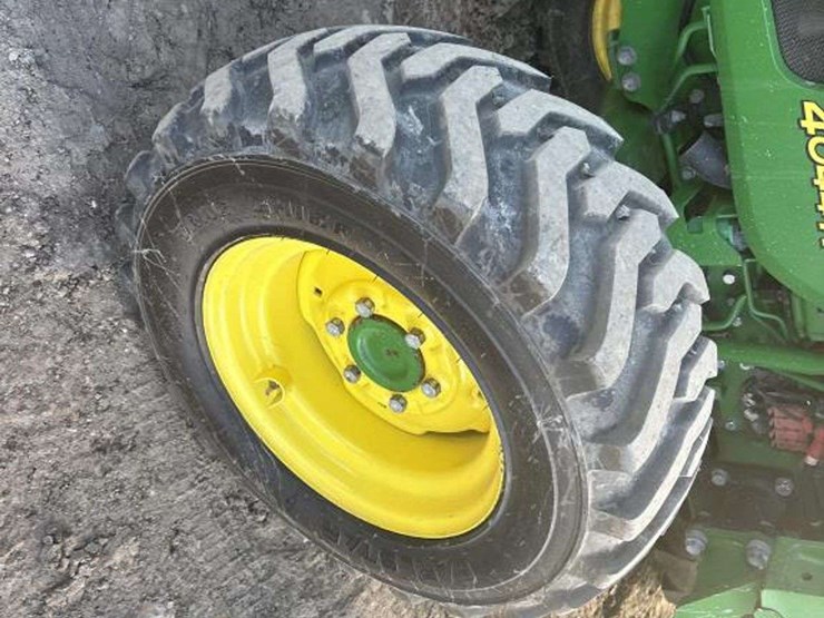 john-deere-4044r-loader-tractor-image-7