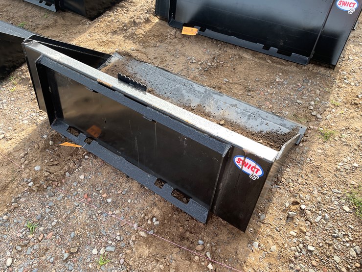 #2012-•-bucket-attachment-image-4