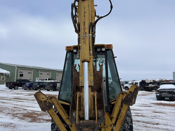 caterpillar-420d-image-4