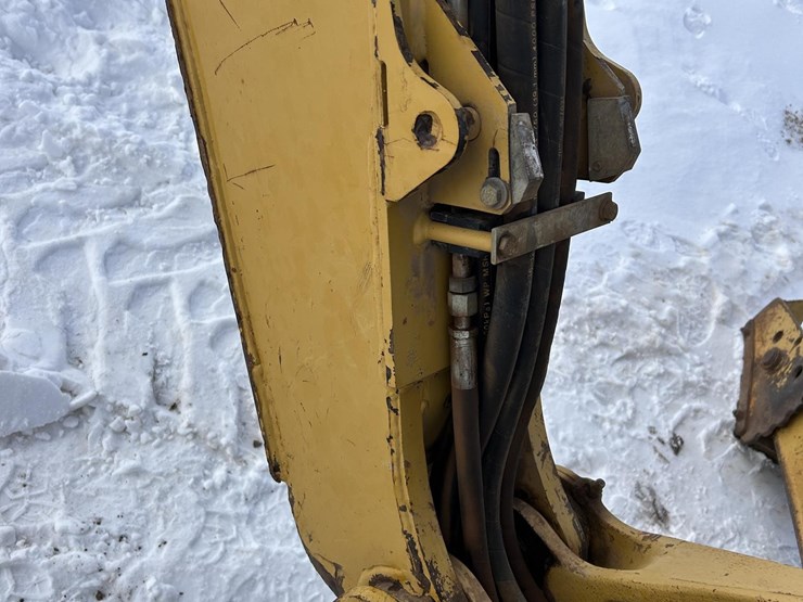 caterpillar-420d-image-74