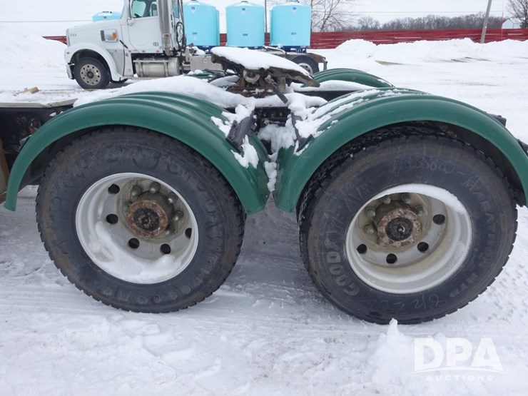 2007-freightliner-columbia-112-image-47