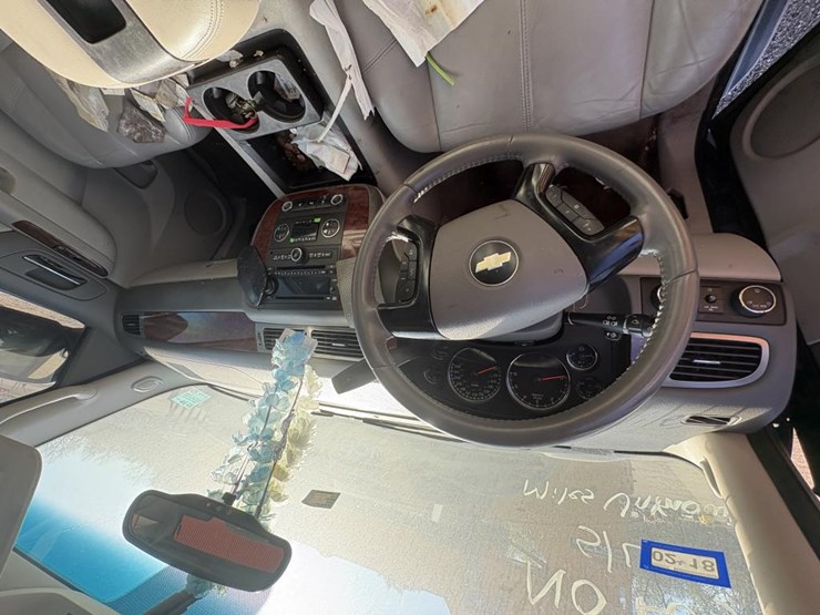 chevrolet-suburban-image-8