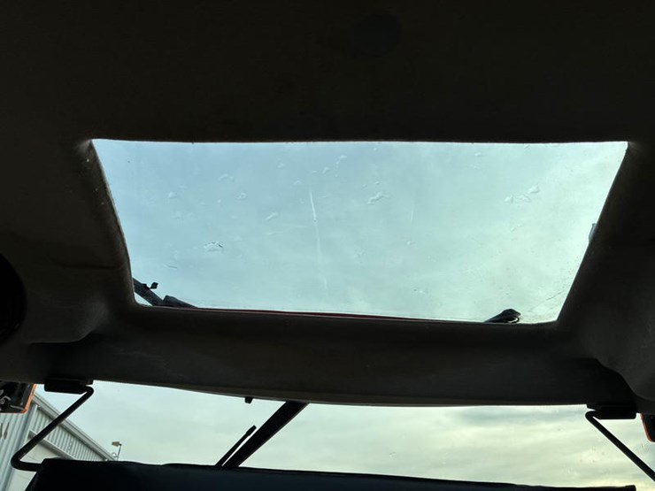 2006-case-ih-mxu130-image-84