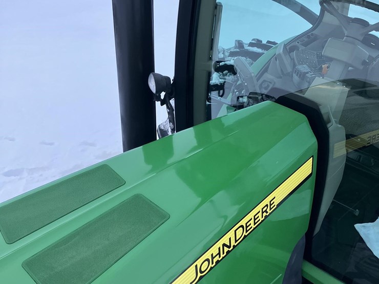 2010-john-deere-8295r-image-11