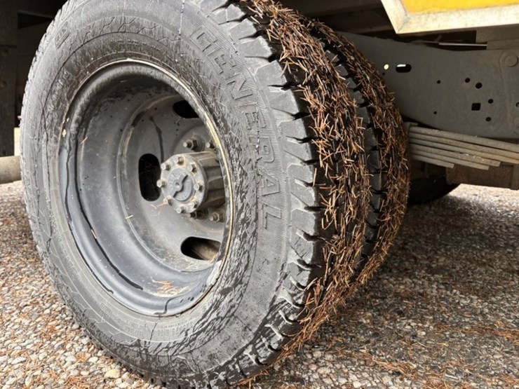 2006-ford-e350-image-11