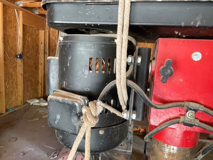 #3690-•-16-speed-drill-press-image-14