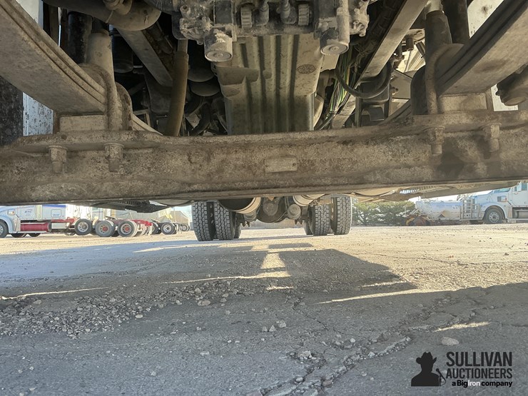 freightliner-coronado-132-image-16