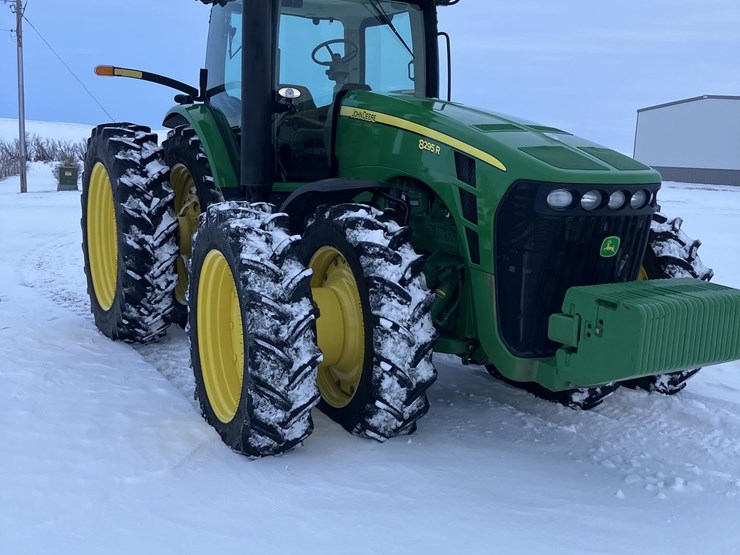 2010-john-deere-8295r-image-2