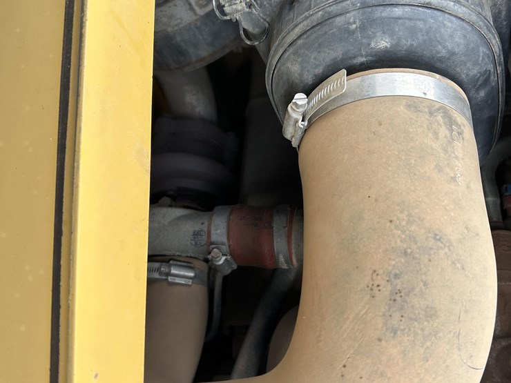 caterpillar-420d-image-55