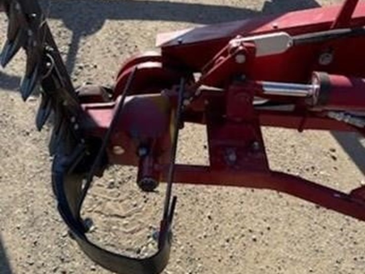 2020-case-ih-1100-image-6