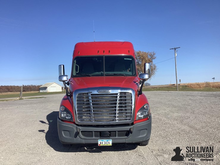 2018-freightliner-cascadia-125-image-2