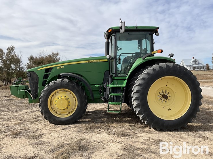 john-deere-8130-image-8