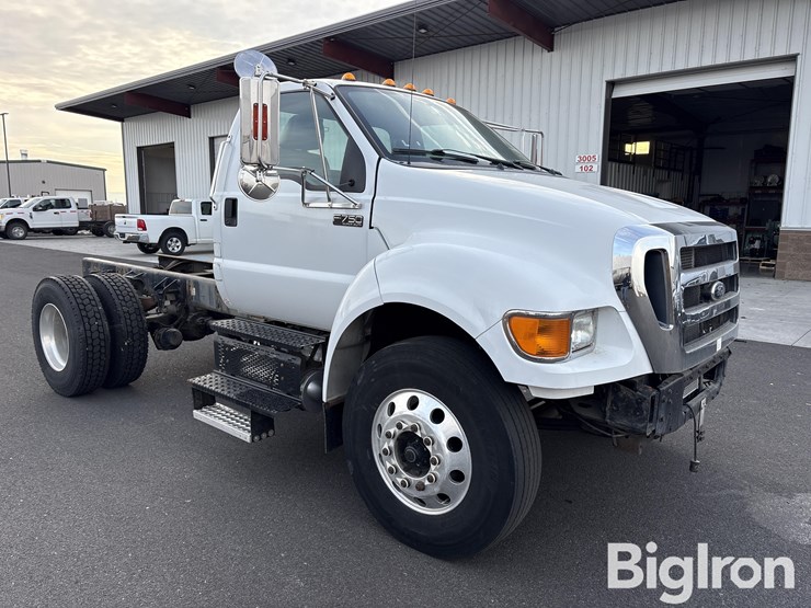 ford-f750-xlt-image-3
