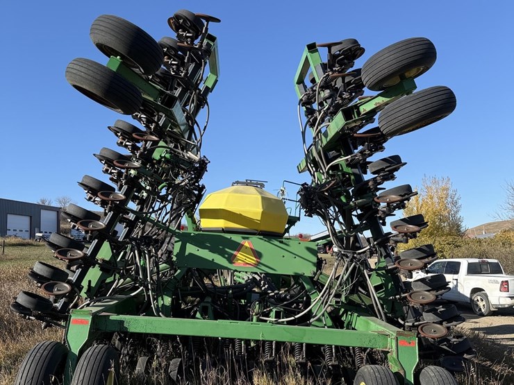 john-deere-1850-image-11