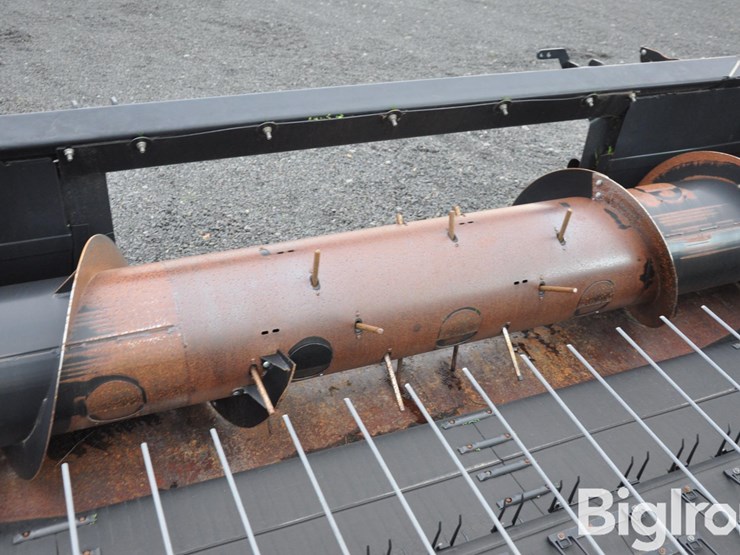 claas-450-swath-up-15'-pick-up-header-image-12