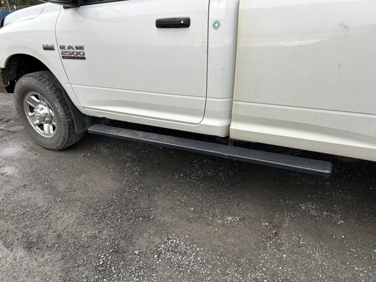 2018-dodge-2500-image-23