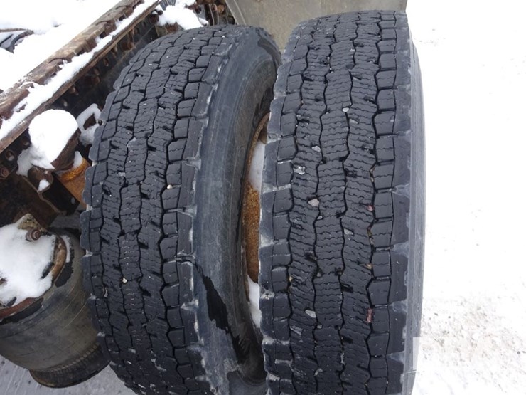 1994-freightliner-fld120-image-52