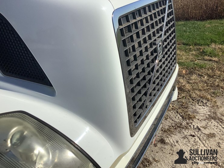 2003-volvo-vnl-t/a-truck-tractor-image-11