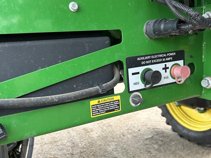 2017-john-deere-r4038-image-15