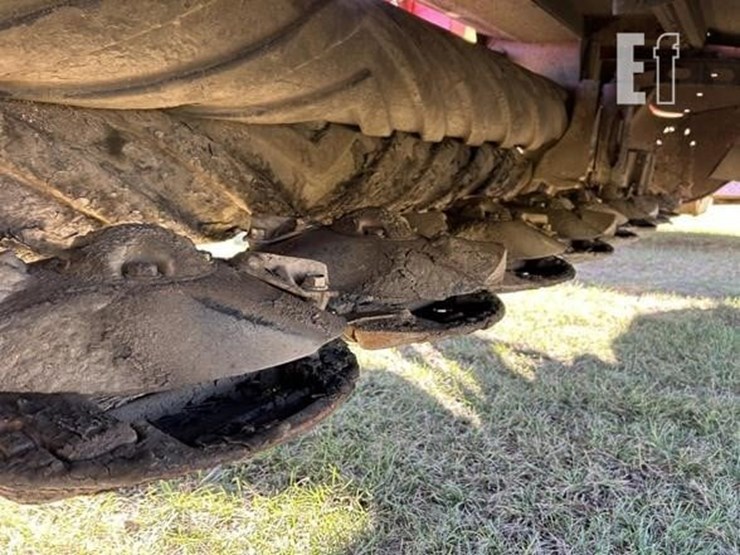 2014-new-holland-h7460-image-15